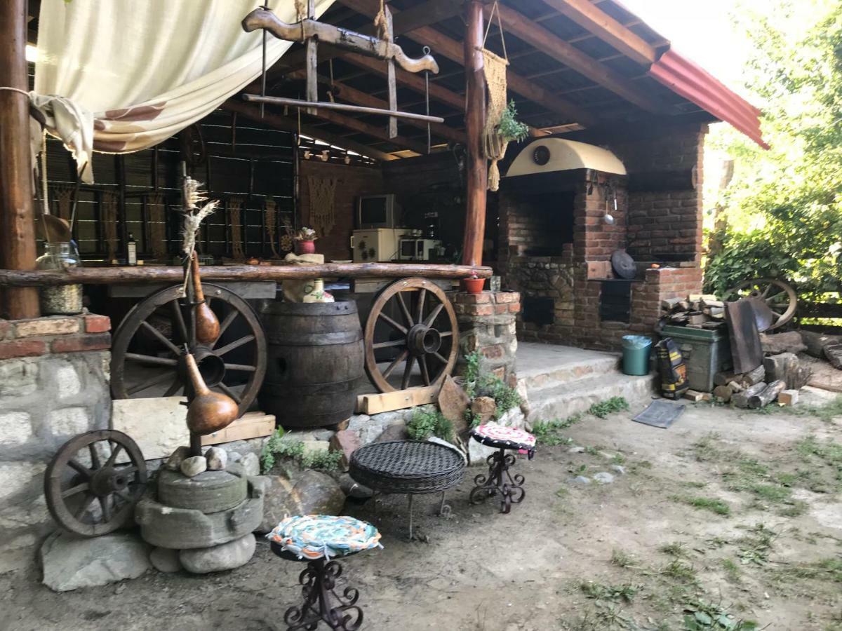 Camping in Clisura Dunarii Ieşelniţa Esterno foto