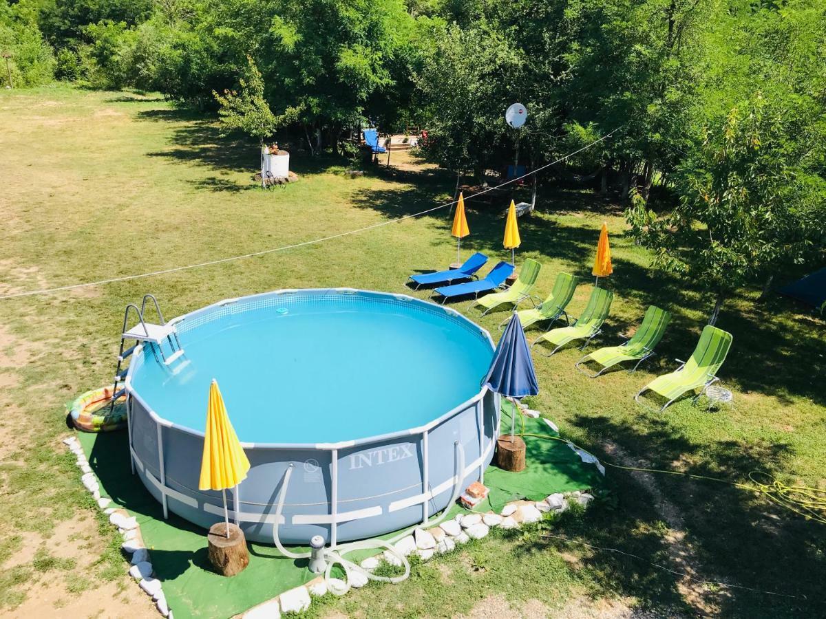 Camping in Clisura Dunarii Ieşelniţa Esterno foto