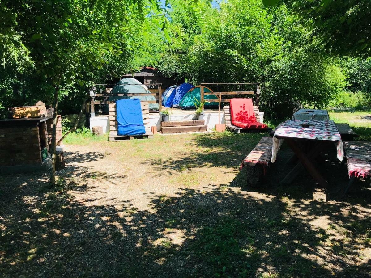 Camping in Clisura Dunarii Ieşelniţa Esterno foto